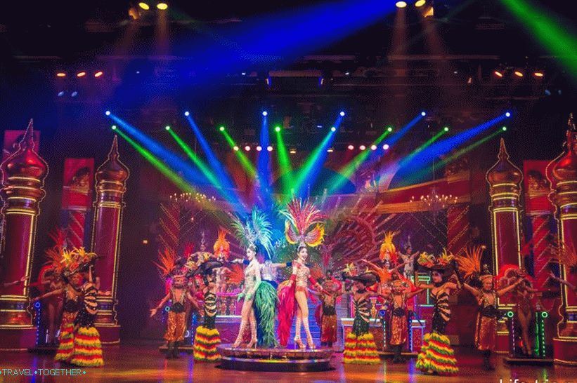 Alcazar - transvestite show in Pattaya