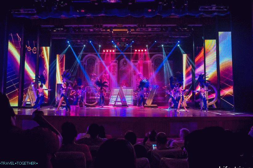 Show Alcazar in Pattaya - my review of the show transvestites