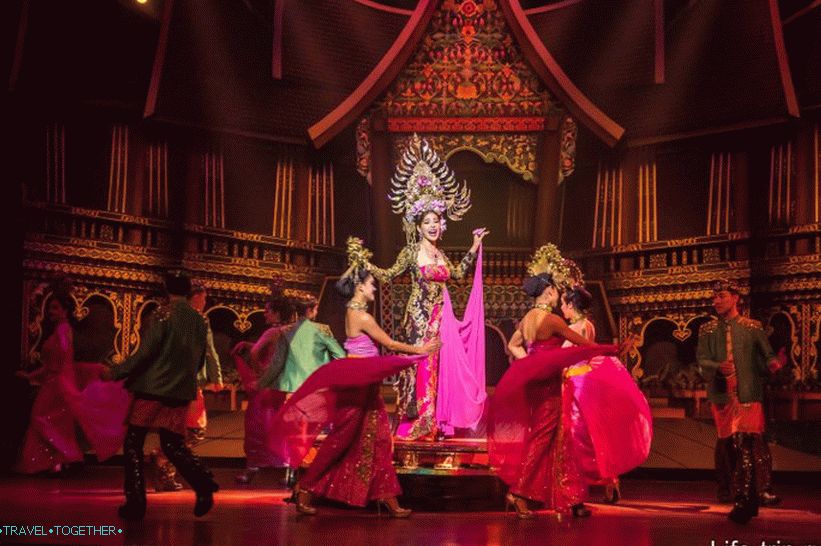 Show Alcazar in Pattaya - my review of the show transvestites