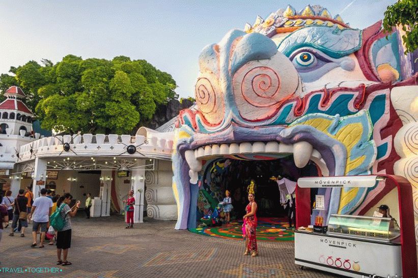 Entertainment complex for children