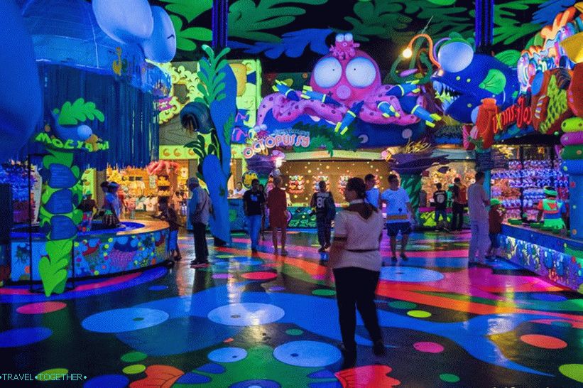 Phuket Fantasy Show - my review of the largest amusement park