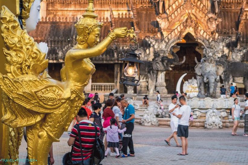 Phuket Fantasy Show - my review of the largest amusement park