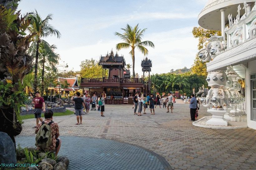 Phuket Fantasy Show - my review of the largest amusement park
