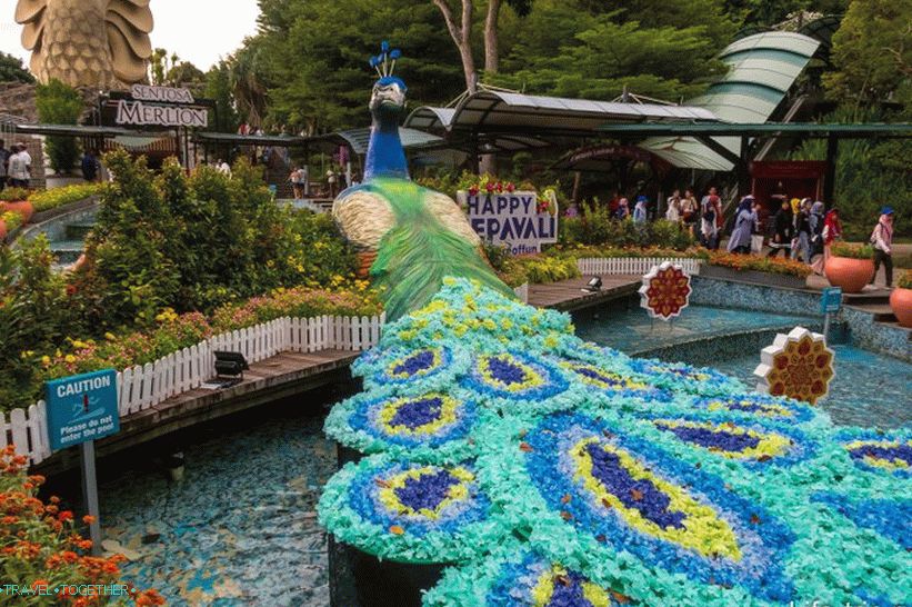 The symbol of Singapore and the observation deck - a lion with a fish tail