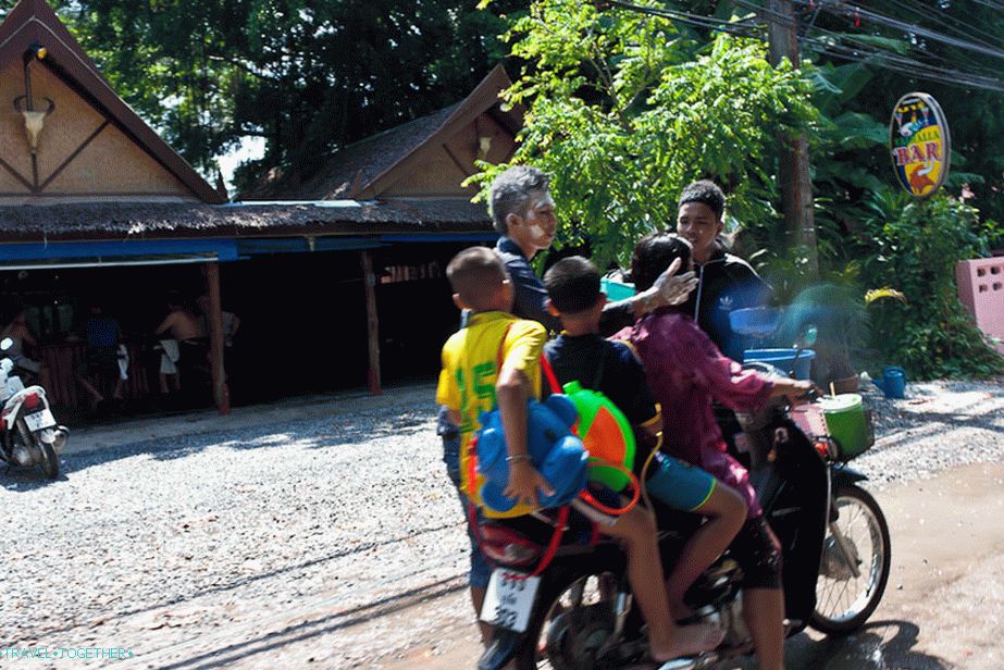 Smear talcum almost at full speed