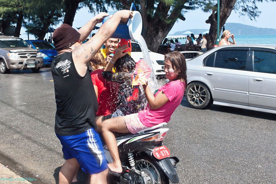 Don't drive past, girls!