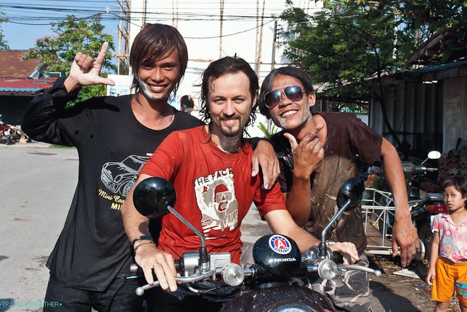 Thirsty Thais climb cuddle and confess their love!