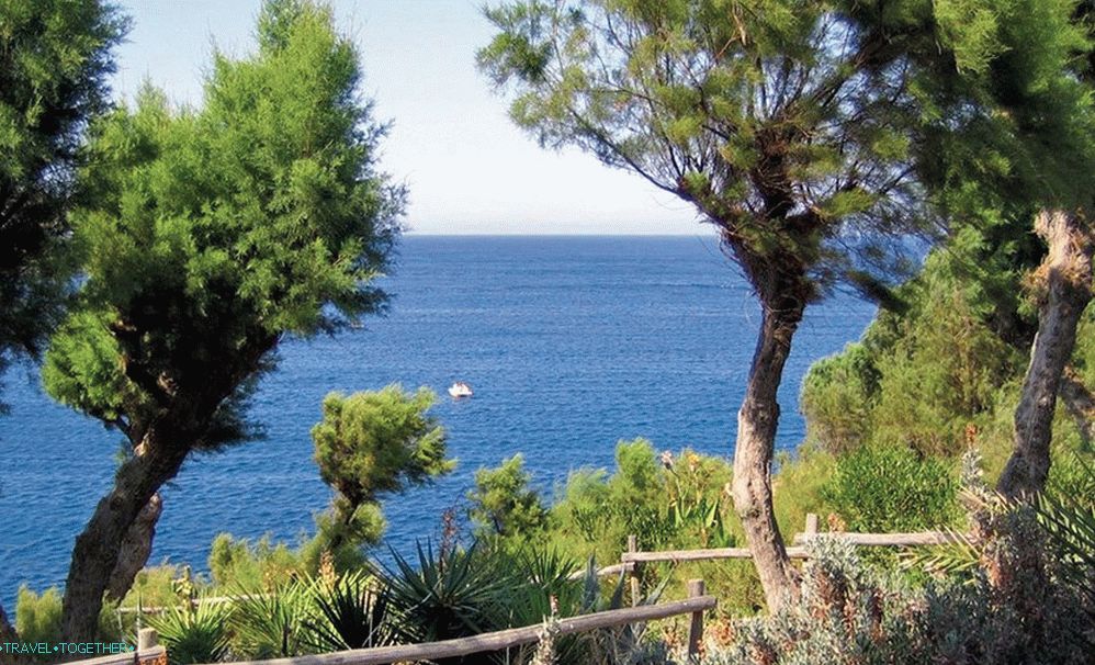 Relaxing holiday in Crete: resort of Agia Pelagia