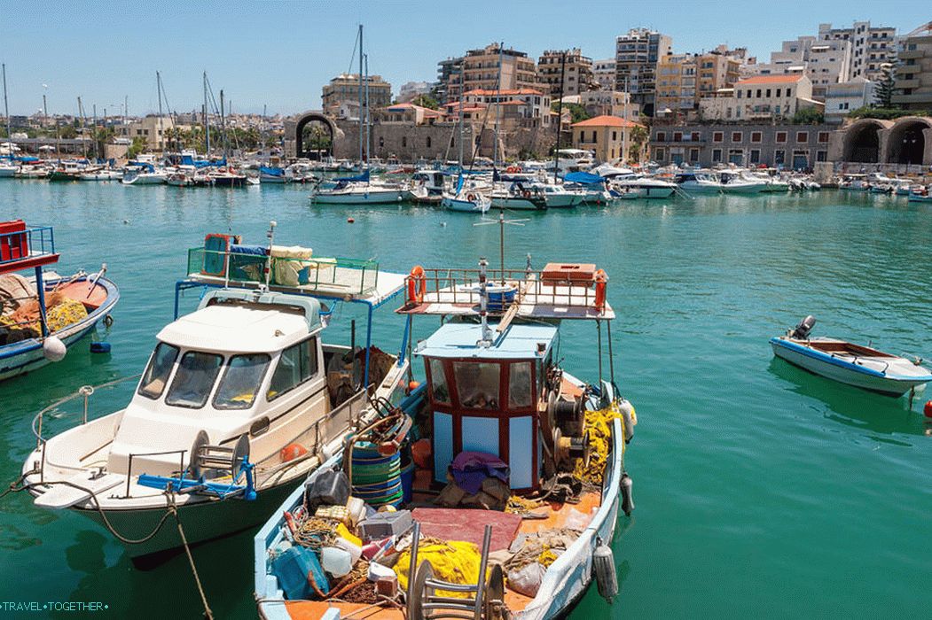 fishing boats in Heraklion