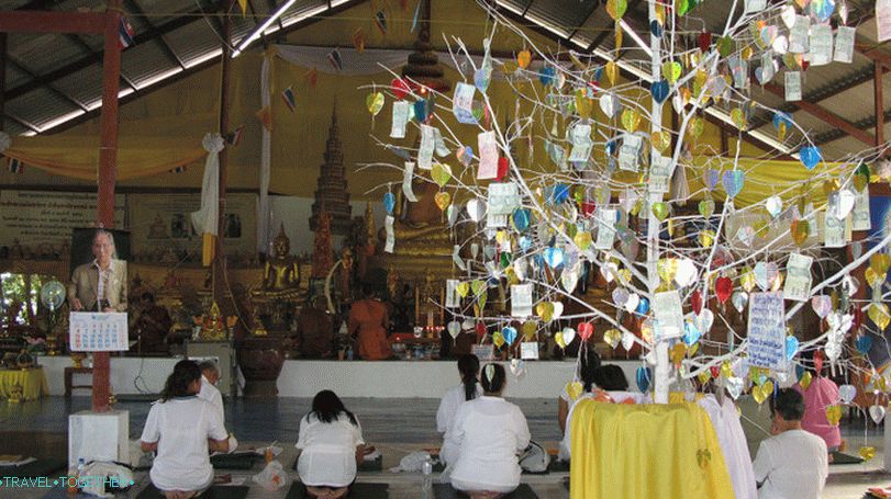 A place for balgoslovleniya at the statue of the Big Buddha in Phuket