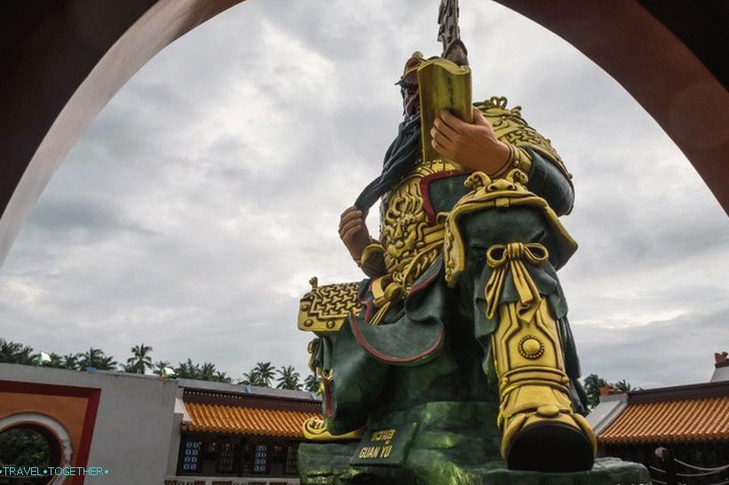 Guan Yu Sanctuary on Samui - a place where generations communicate
