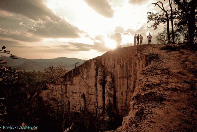 Thailand - the land of romantics or a tropical paradise without prospects? (Interview)