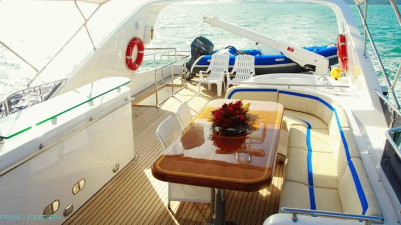 Boat trip to Hua Hin