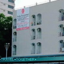 Ekkamon Apartment Hotel