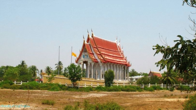 Ship-temple Wat Ta Nod Luang in Hua Hin