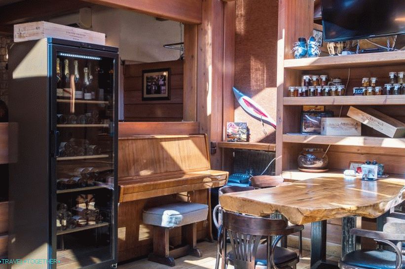 Tavern Trikoni in Krasnaya Polyana - 50% discount on happy hour