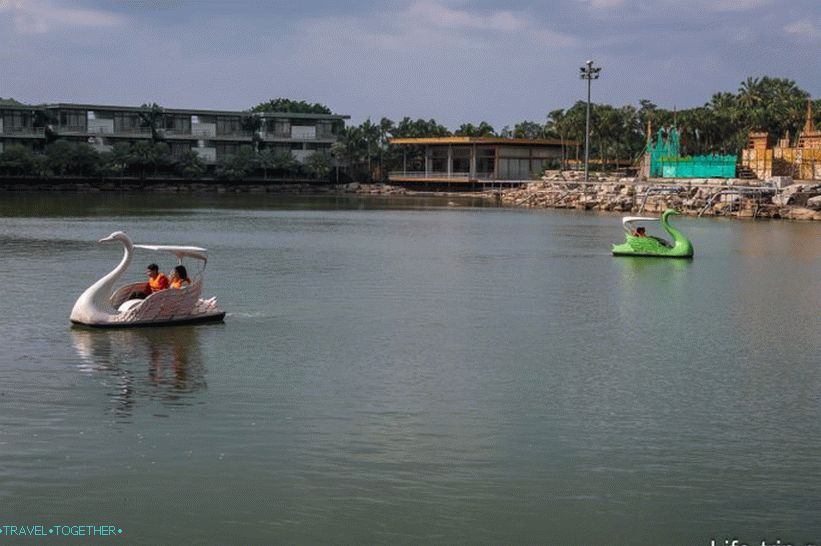Lake on which you can ride a catamaran
