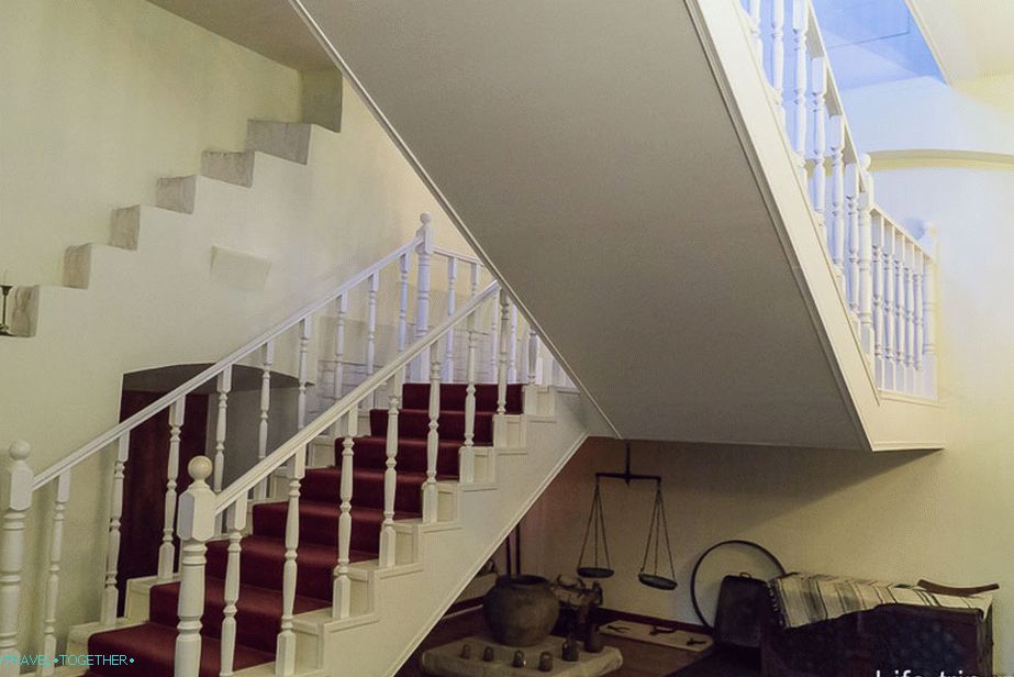 The modern staircase, and on the left the remains of the internal wall ladder