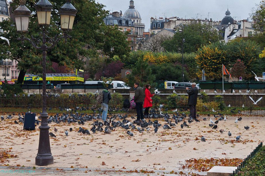 Parisians on the streets