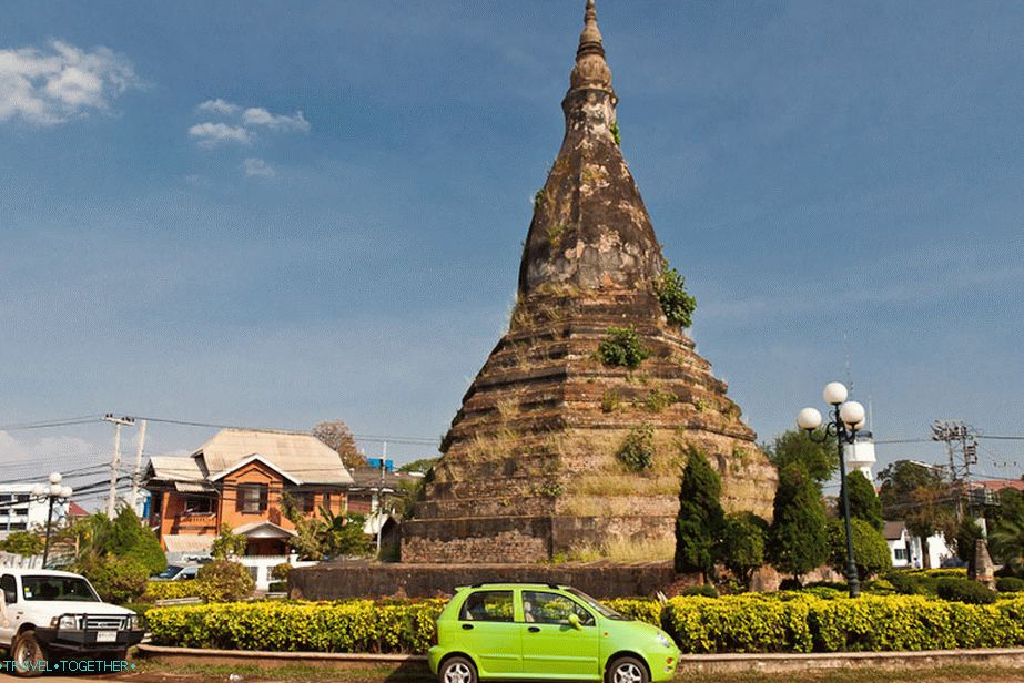 That Dam Stupa is the first landmark of Vientiane