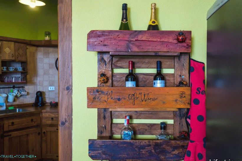 Wine, champagne and tequila for free