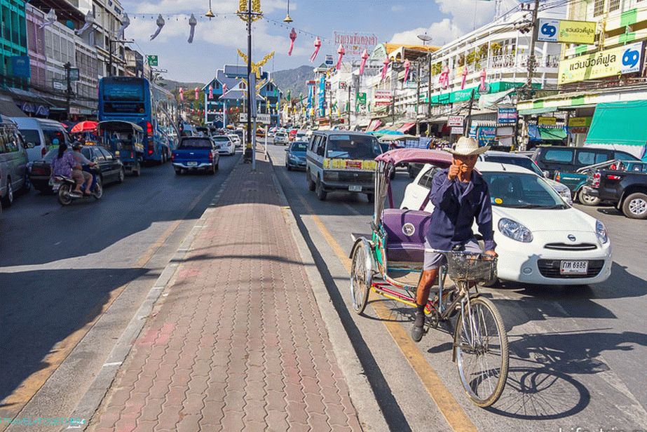 In Mesai at the entrance to the border