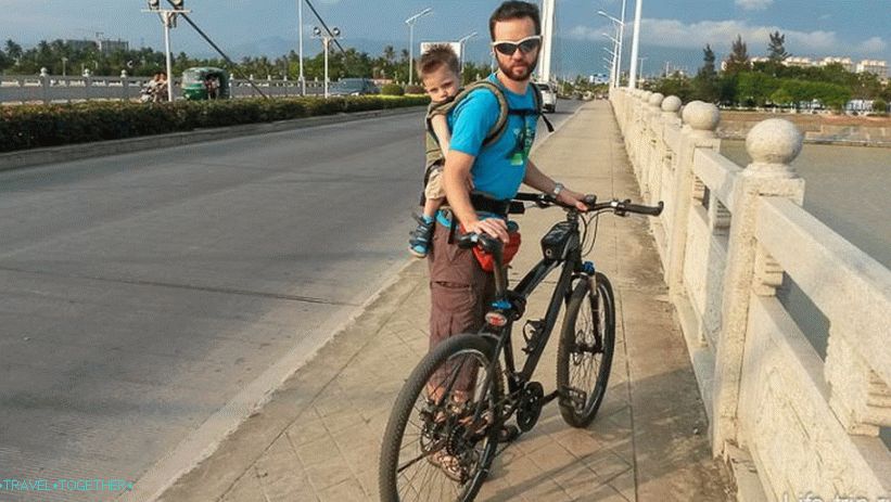 We stopped at the bridge to take pictures