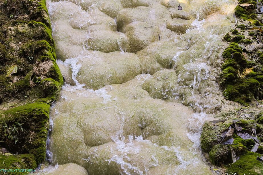 This is how the riverbed and the waterfall look like on the way up