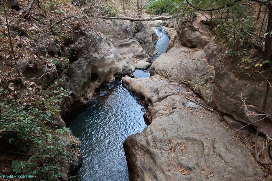 Near the Pam Bok Waterfall