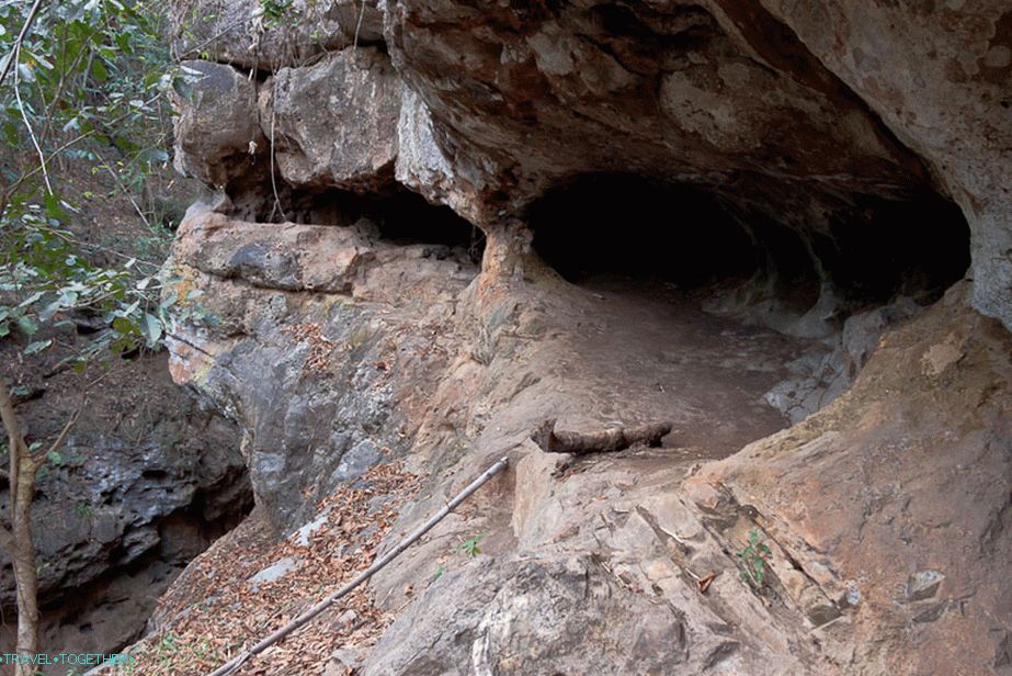 Near the Pam Bok Waterfall