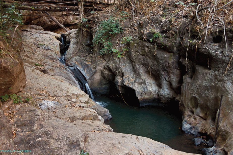 Near the Pam Bok Waterfall