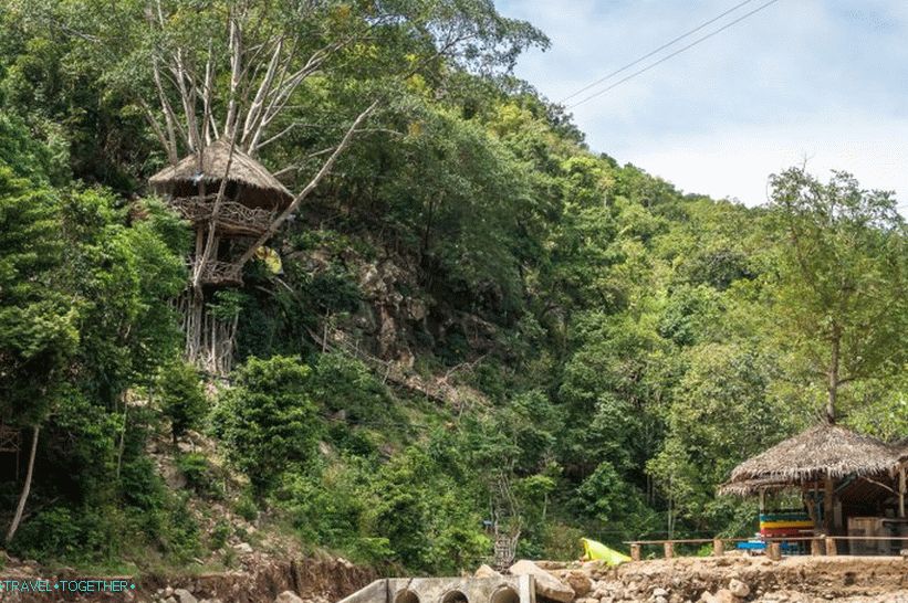 Wang Sai waterfall on Phangan and a dull amusement park