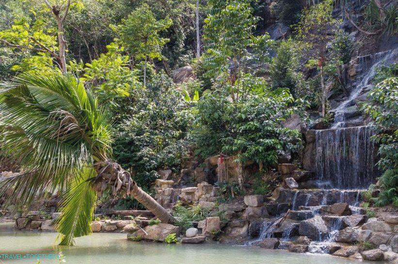 Wang Sai waterfall on Phangan and a dull amusement park
