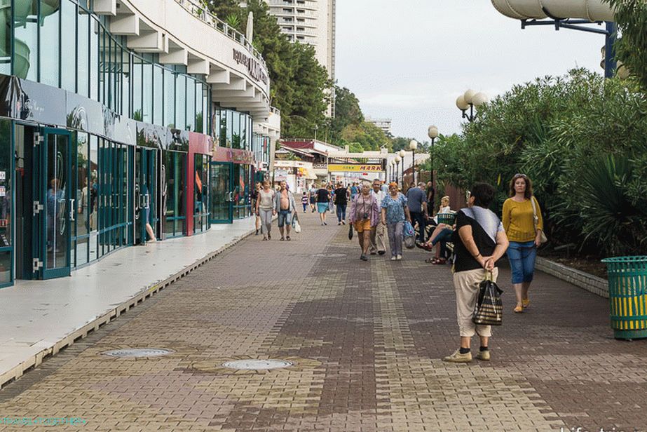 The promenade stretches along the entire municipal beach