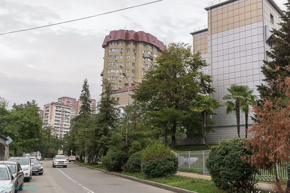 Makarenko. A few new houses, old ones lined with tiles
