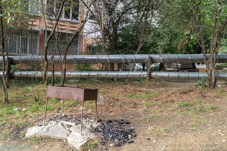 Barbecue near the house, as if not in the city :)