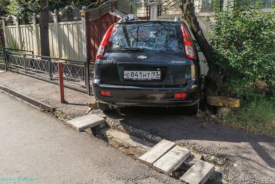 The parking genius will have to learn this way if you move to Sochi