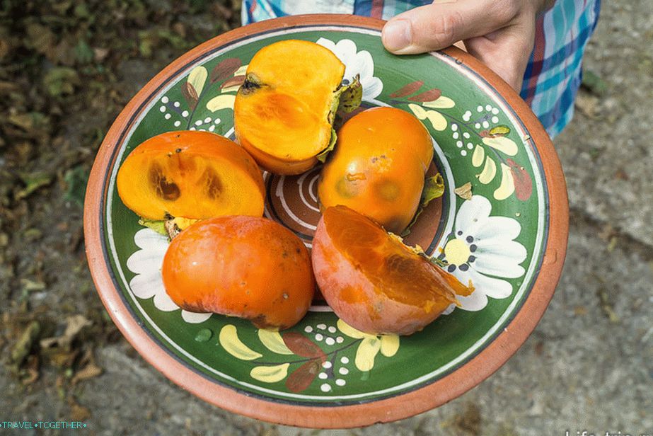 Persimmon from a tree is something!