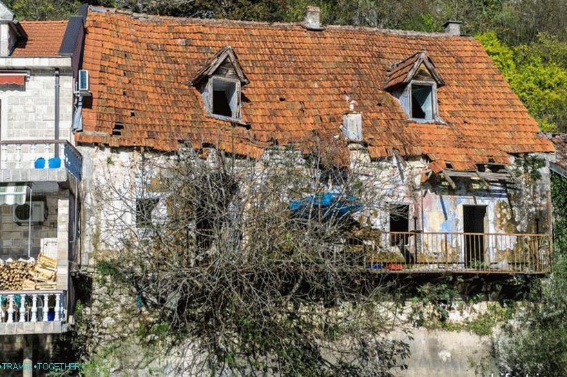 Somewhere in the mountains there are crooked houses