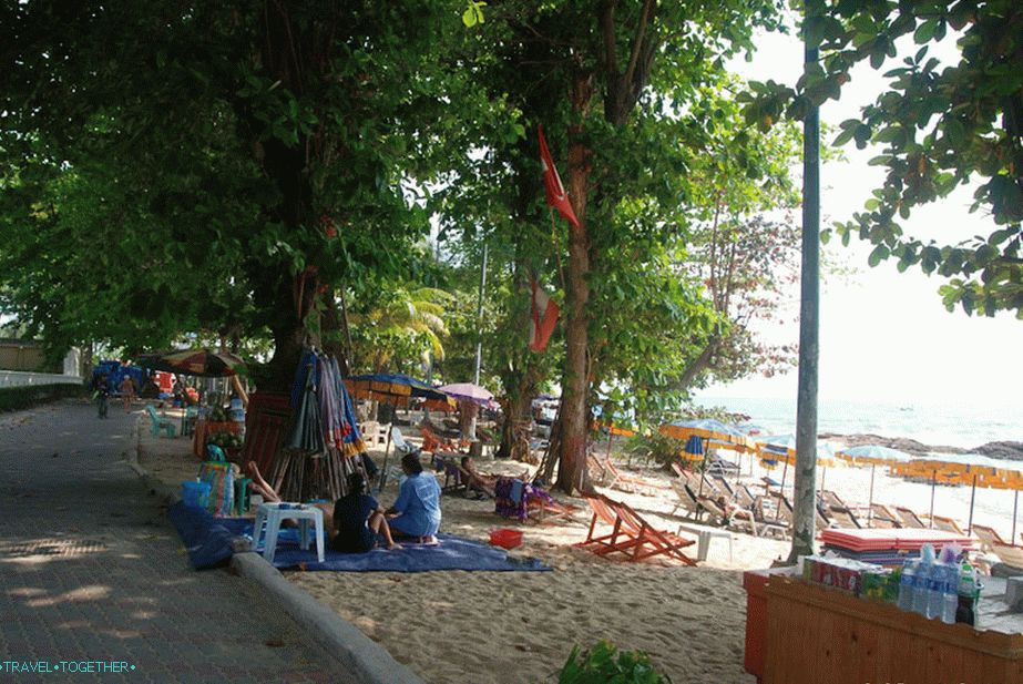 Path along the beach