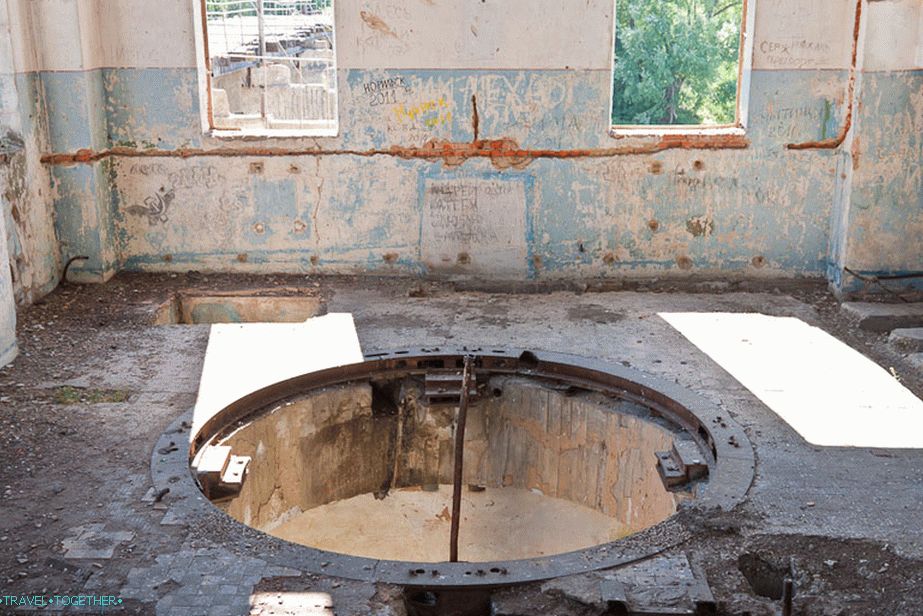 Hole in the floor of the generator