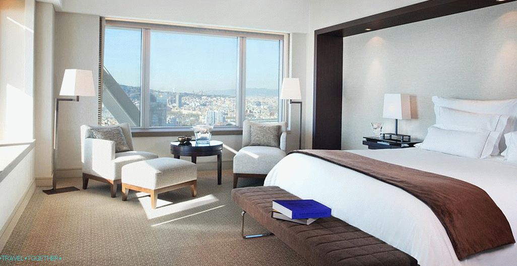 What to choose: rent an apartment or book a hotel in Barcelona?