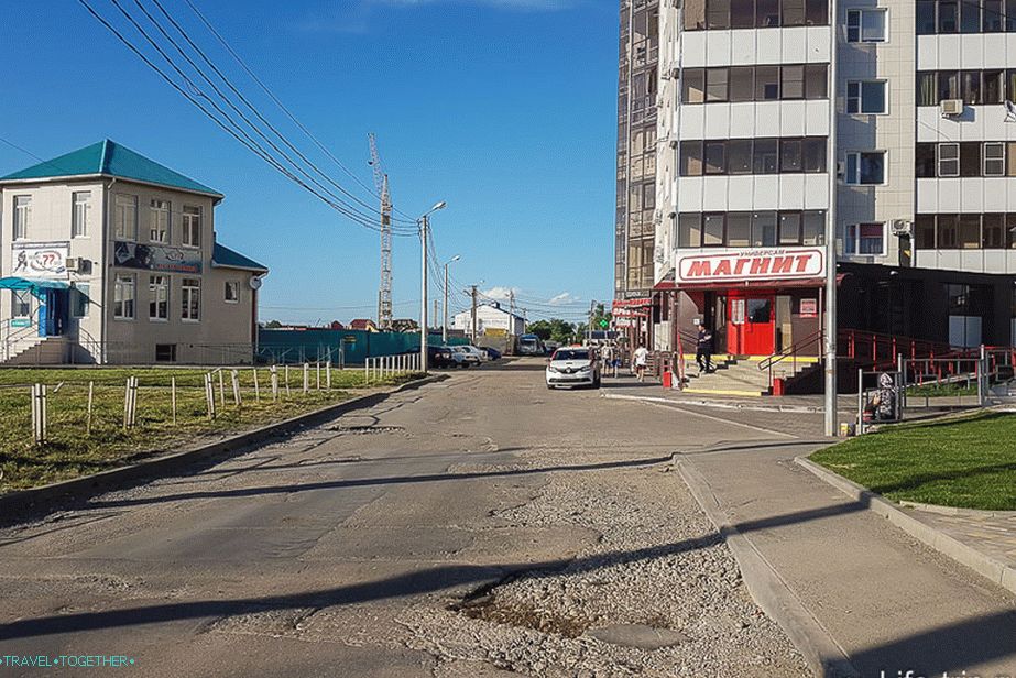 Enka district, a couple of high-rises, the rest is private sector, so parking is ok