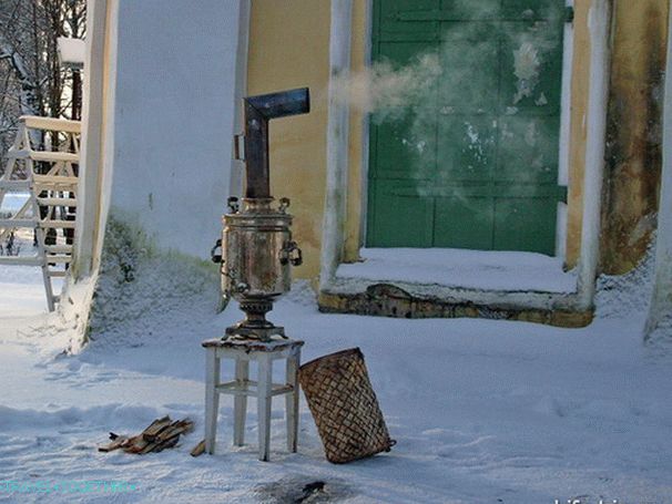 Uglich. Next to the Transfiguration Cathedral.