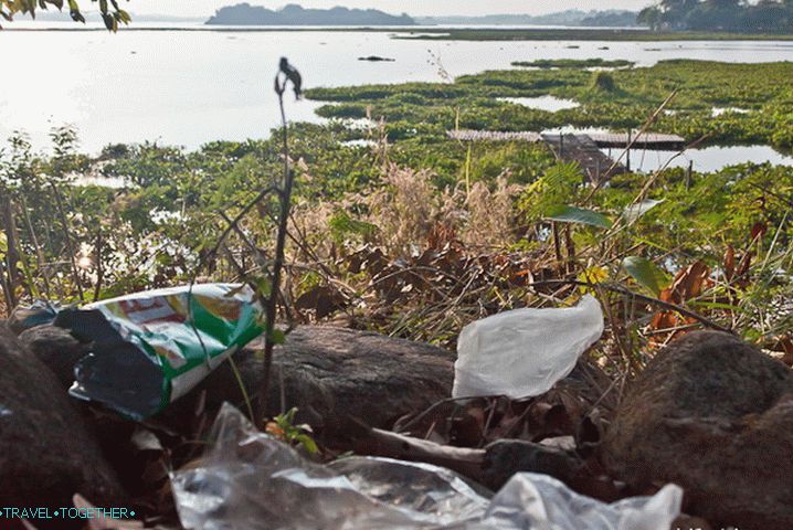 Garbage on the shore of Chiang Saen Lake
