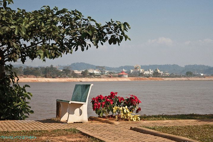 On the road from Chiang Saen to the Golden Triangle