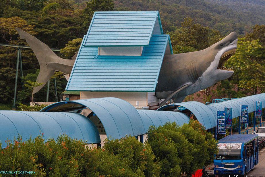 The original entrance to the aquarium