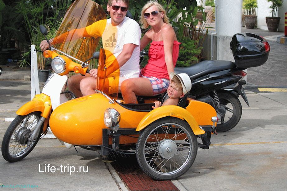 Байк в паттайе. Мопеды в Тайланде. Мотоцикл с коляской Тайланд. Байк для троих с коляской. Байк с коляской в Тайланде.